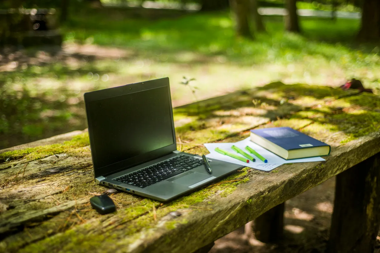 Outdoor-Schreibtisch von gooltex